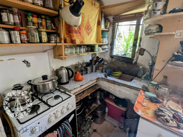 Maison en pierre à réhabiliter à Laroque des Albères 
