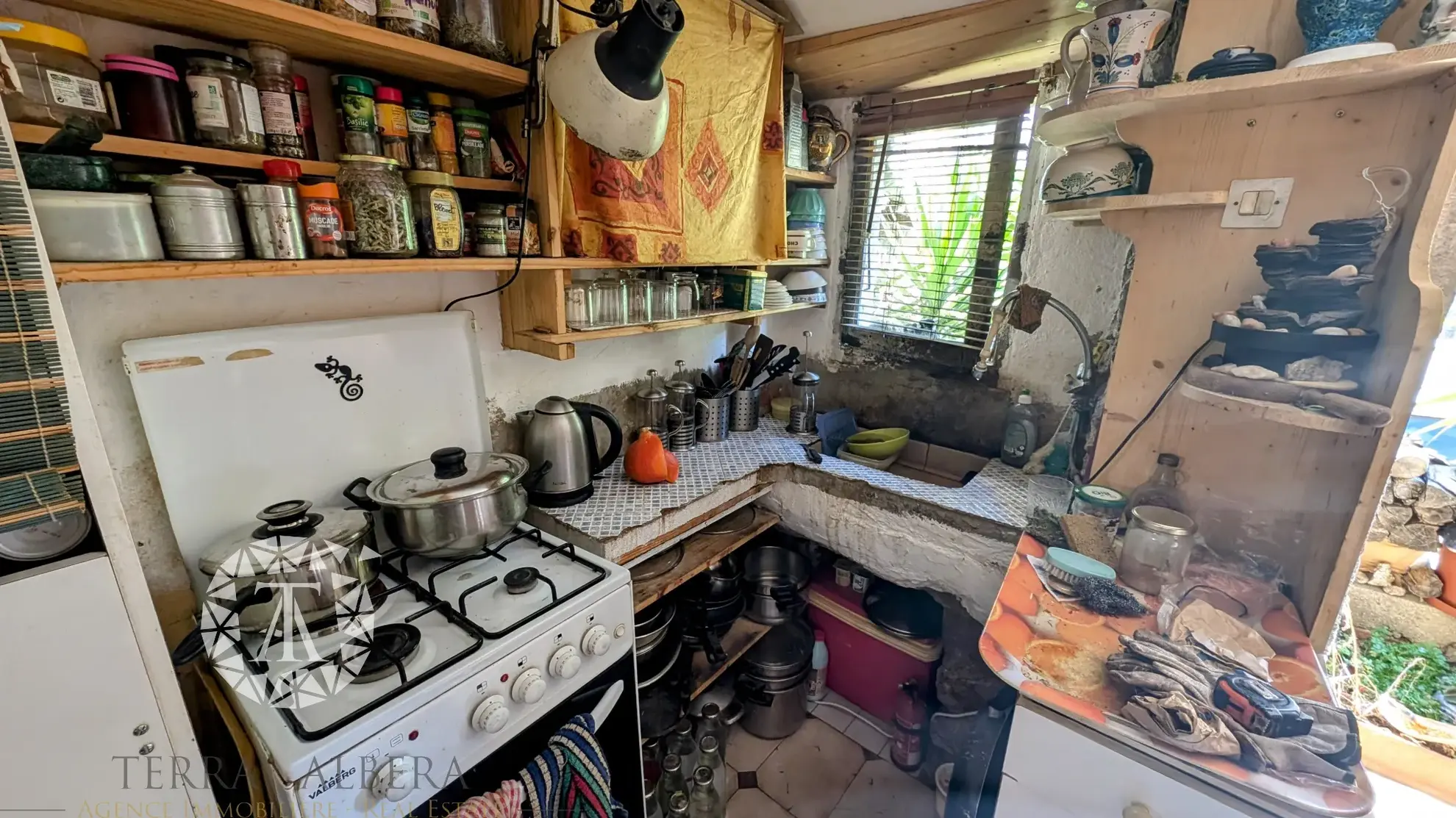 Maison en pierre à réhabiliter à Laroque des Albères 