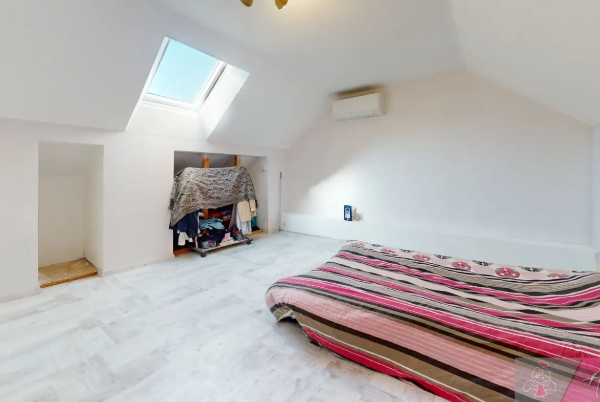 Maison individuelle 158 m² - 5 chambres à Eclans Nenon 
