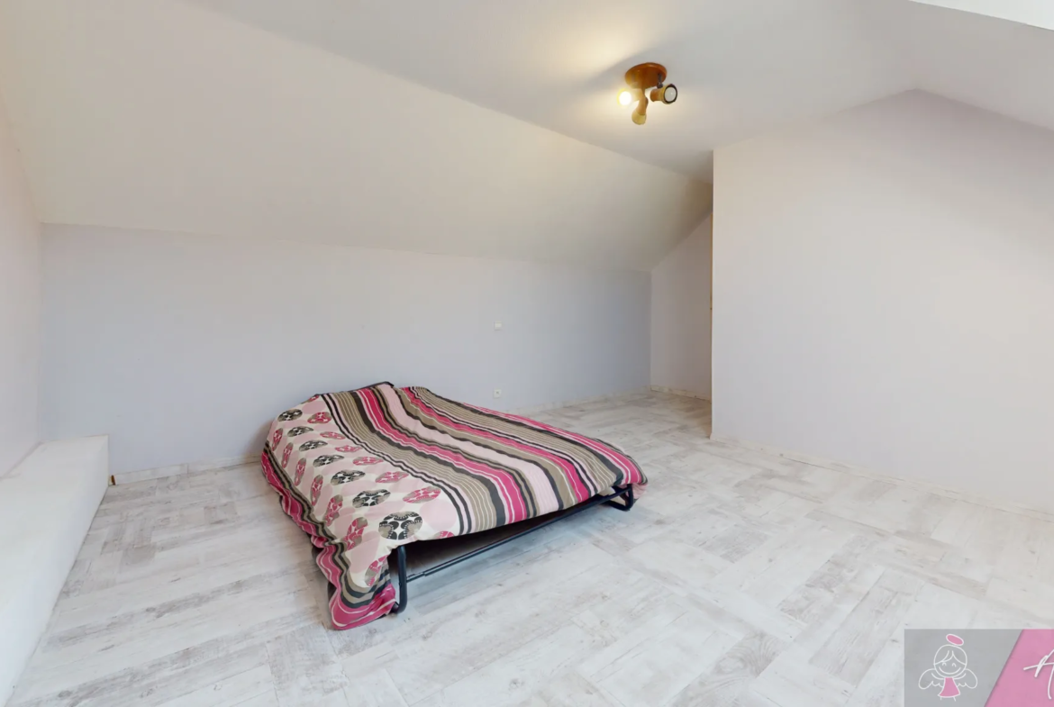 Maison individuelle 158 m² - 5 chambres à Eclans Nenon 