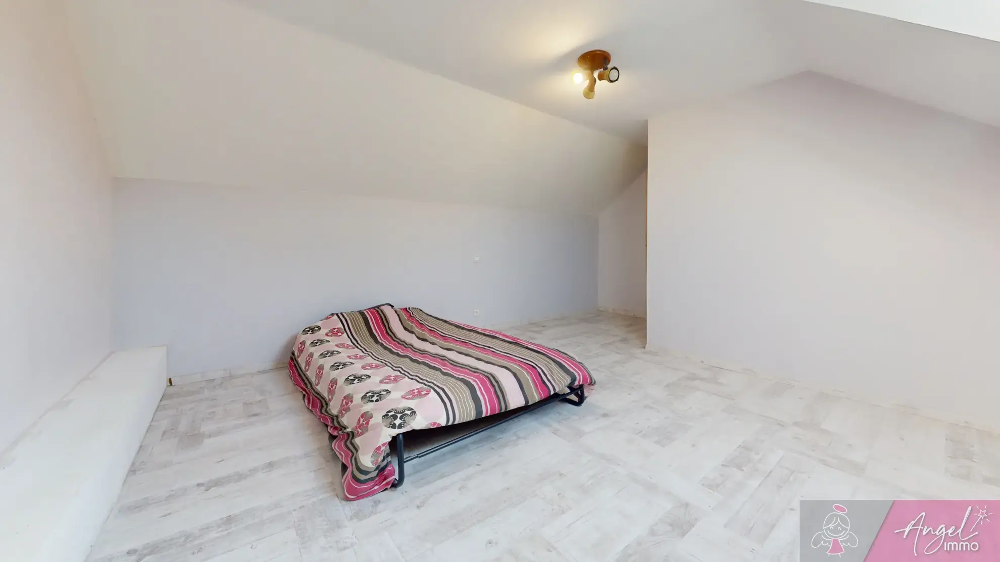 Maison individuelle 158 m² - 5 chambres à Eclans Nenon 