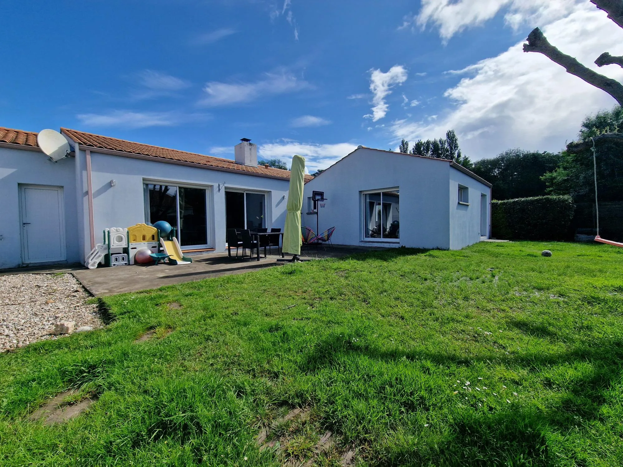 Maison spacieuse de 146 m² avec 5 chambres à vendre à Bois de Céné 