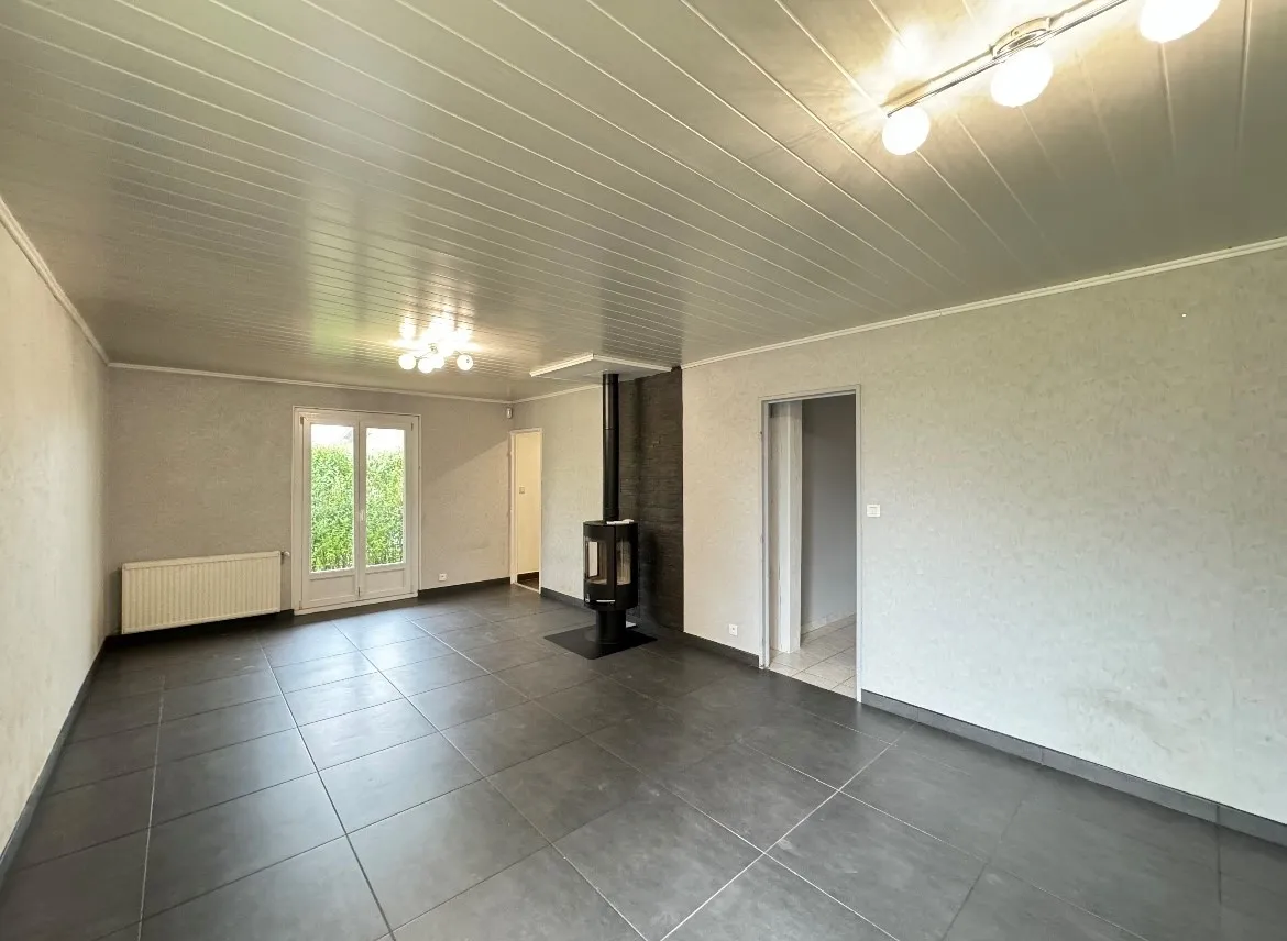 Maison à Delle avec 5 chambres, proche de la Suisse 