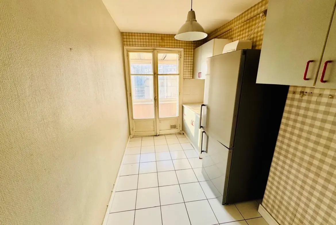 Appartement T3 à Grenoble près du ciné Chavant - 158 000 € 