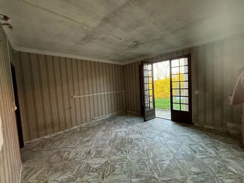 Maison à rénover avec un grand potentiel à Mas d'Auvignon 
