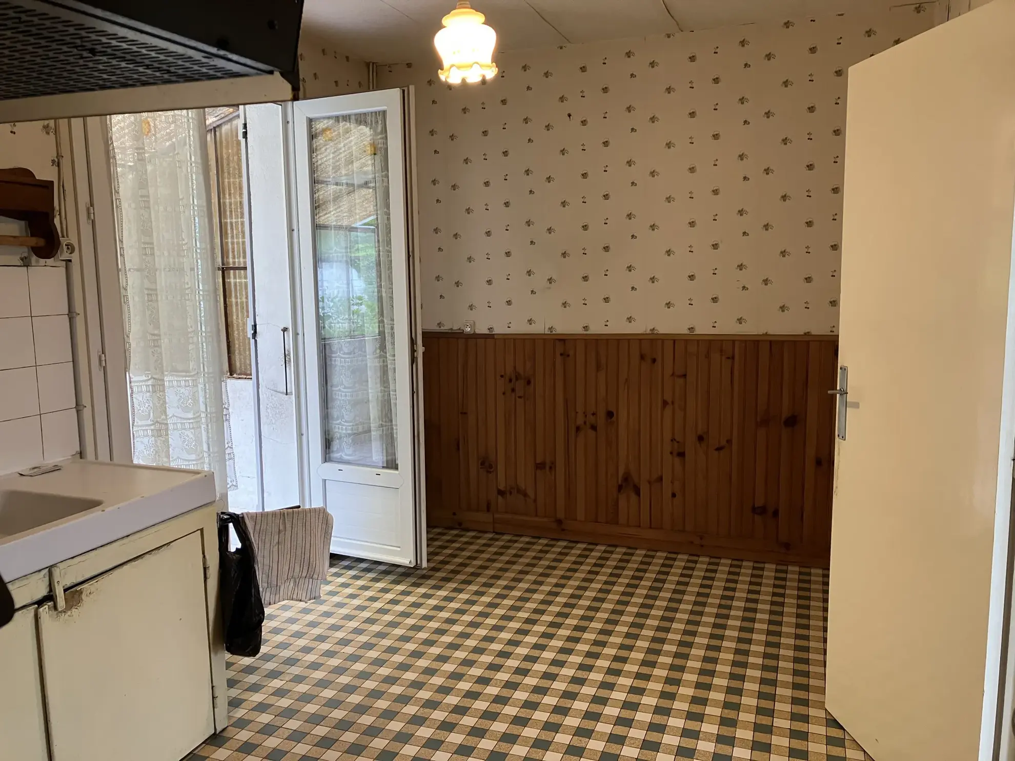 Maison à vendre à Chevenon - 85 m² avec jardin et garage 