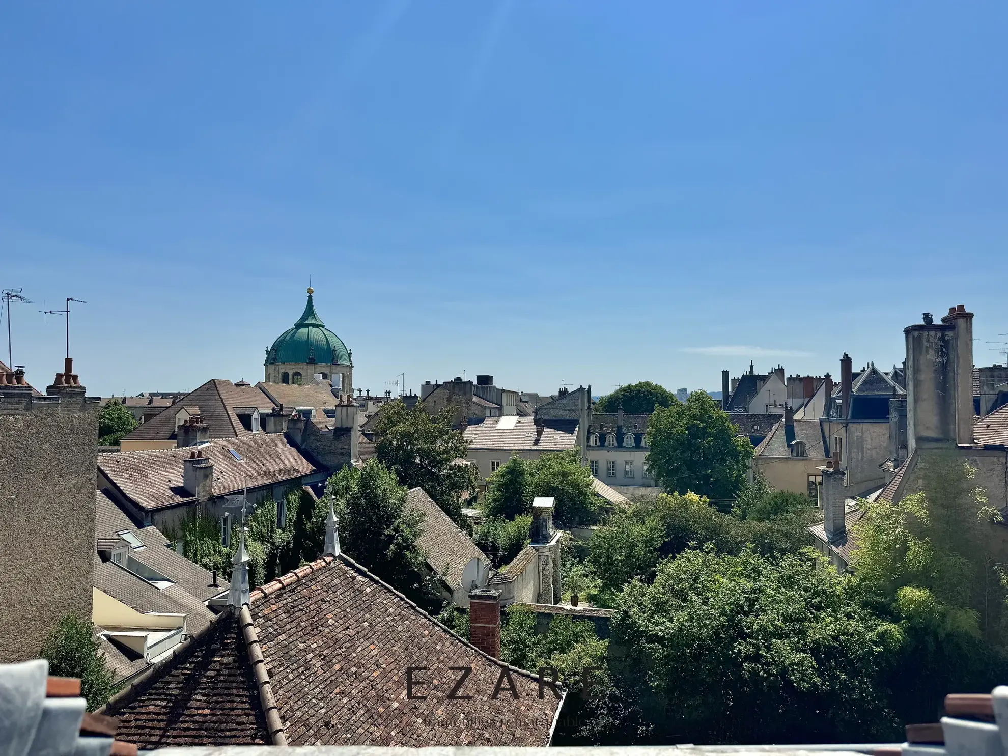 Plateau à aménager - Hôtel particulier en Hyper Centre de Dijon 