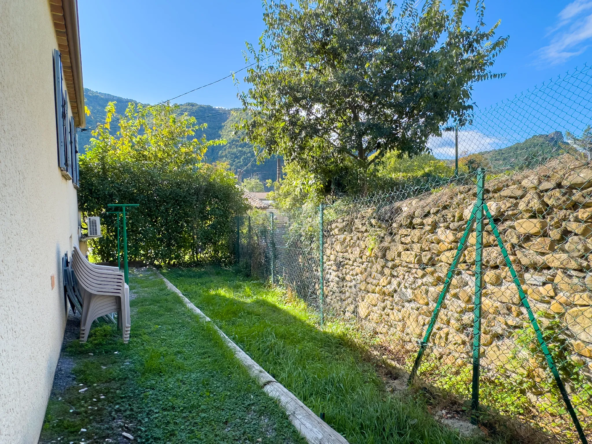 Maison de plain-pied de 77 m² sur 531 m² de terrain à Saint-Julien-en-Saint-Alban 