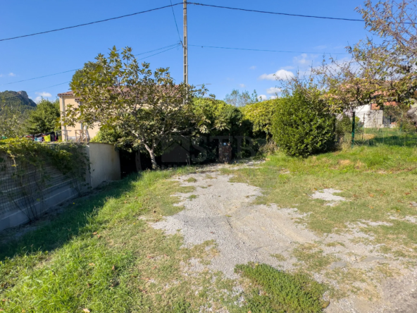 Maison de plain-pied de 77 m² sur 531 m² de terrain à Saint-Julien-en-Saint-Alban 