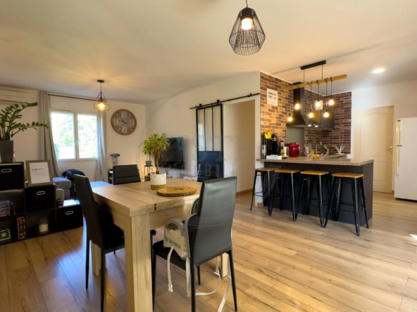 Maison de plain-pied de 77 m² sur 531 m² de terrain à Saint-Julien-en-Saint-Alban 
