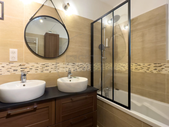 Maison de plain-pied de 77 m² sur 531 m² de terrain à Saint-Julien-en-Saint-Alban 