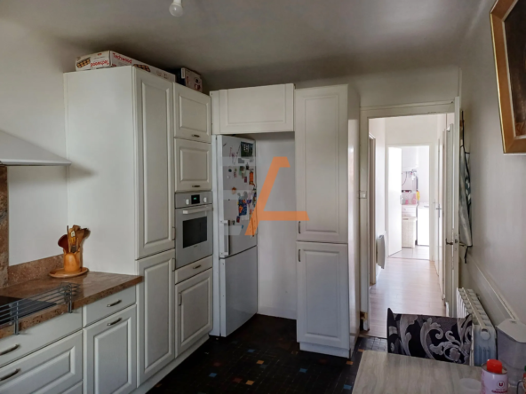 Immeuble à vendre au Crêt de Roch, 2 appartements 