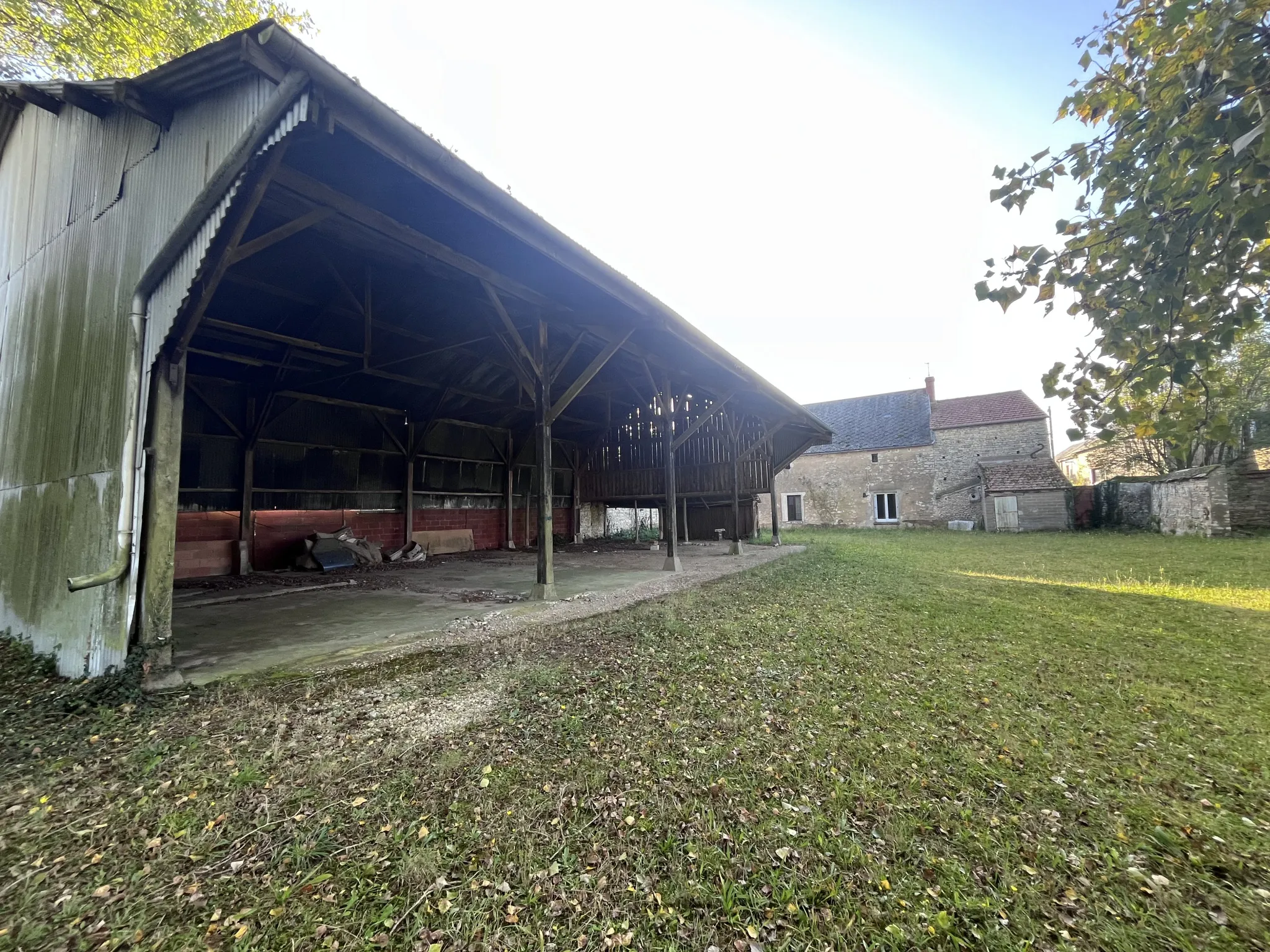 Corps de ferme à Angerville sur plus de 2000 m² 