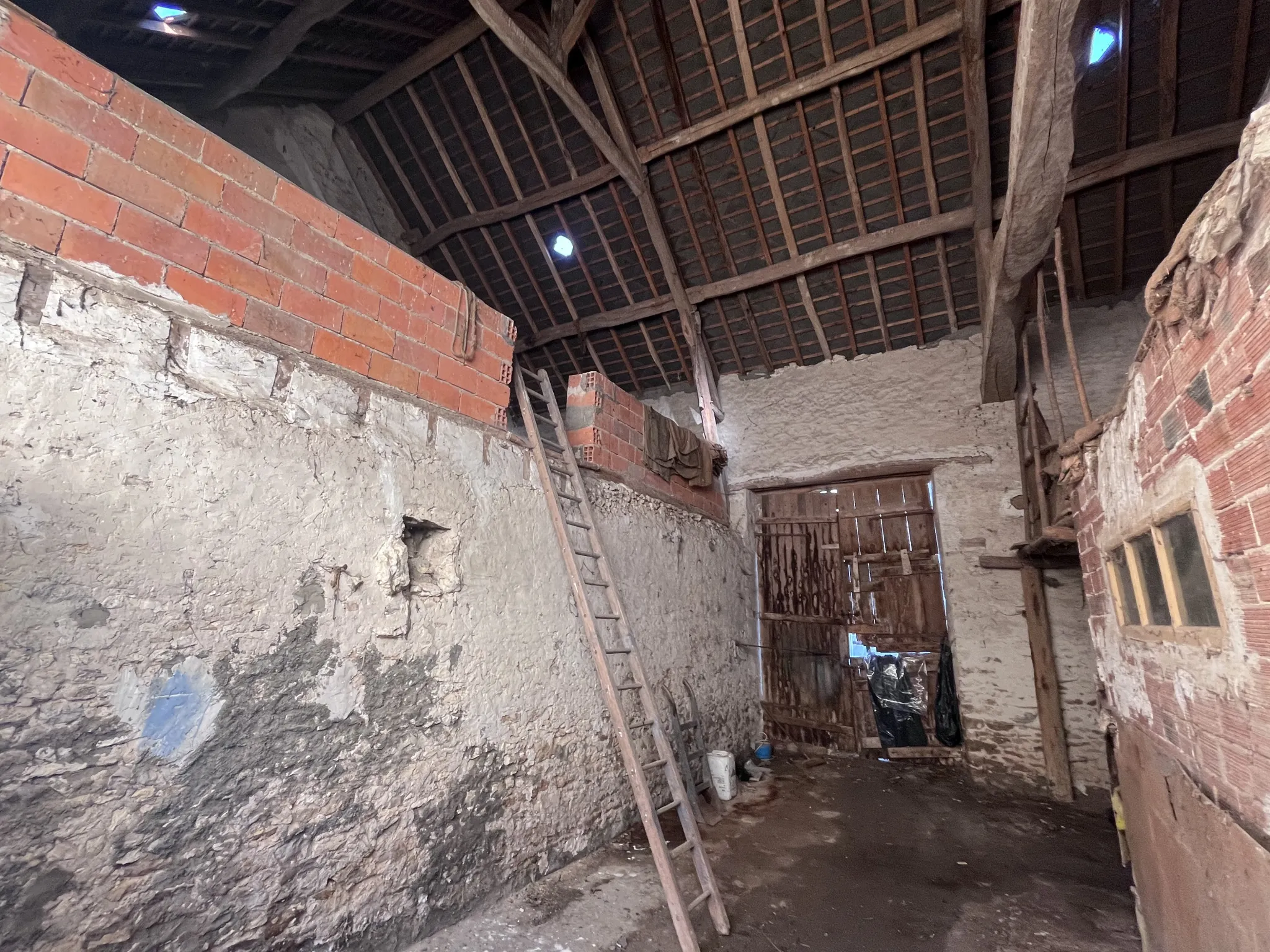 Corps de ferme à Angerville sur plus de 2000 m² 