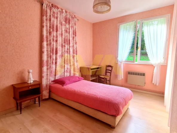 Grande maison familiale à vendre à Ledeuix - 266 500 EUR 