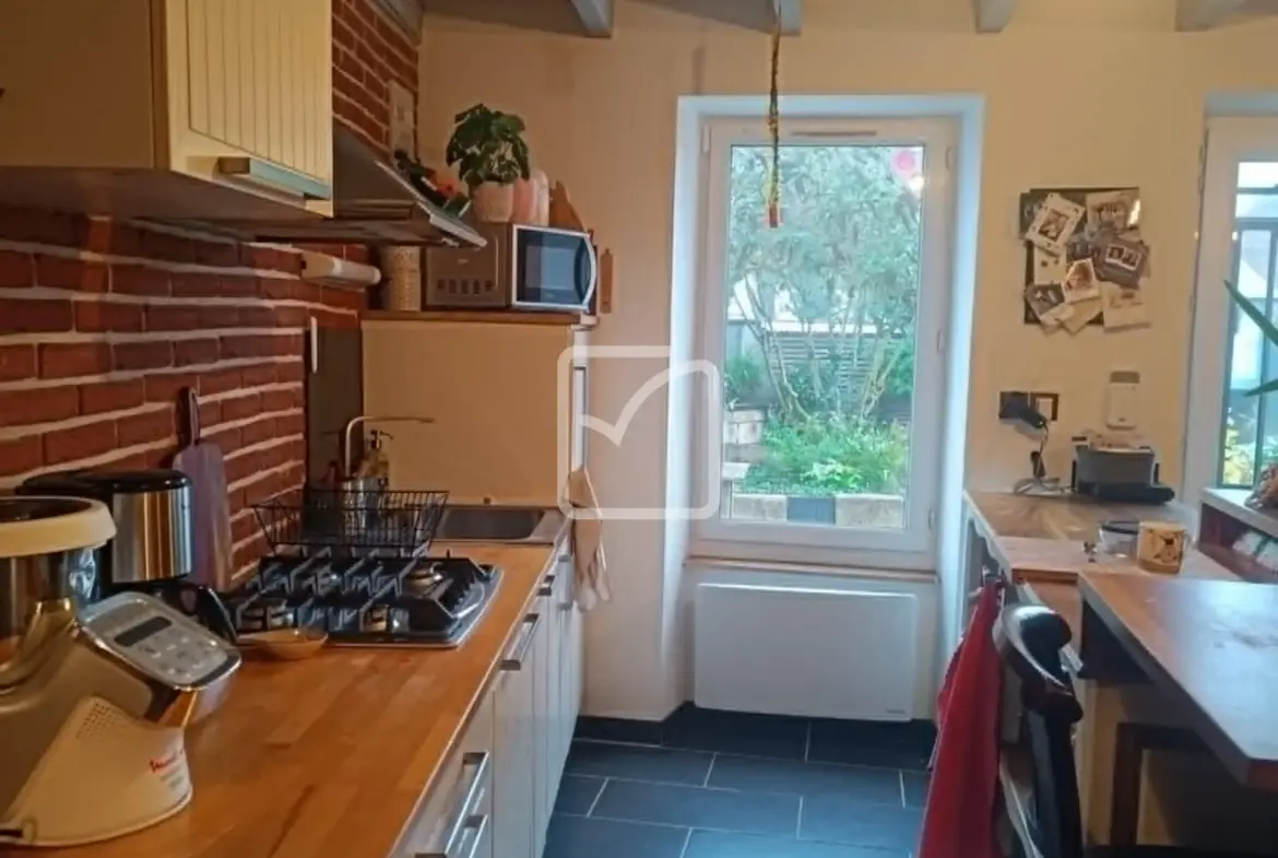 Charmante maison rénovée avec jardin à Taupont 