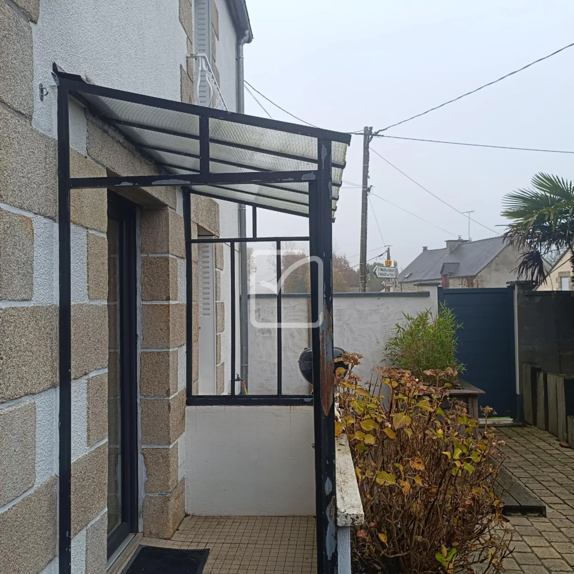 Charmante maison rénovée avec jardin à Taupont 