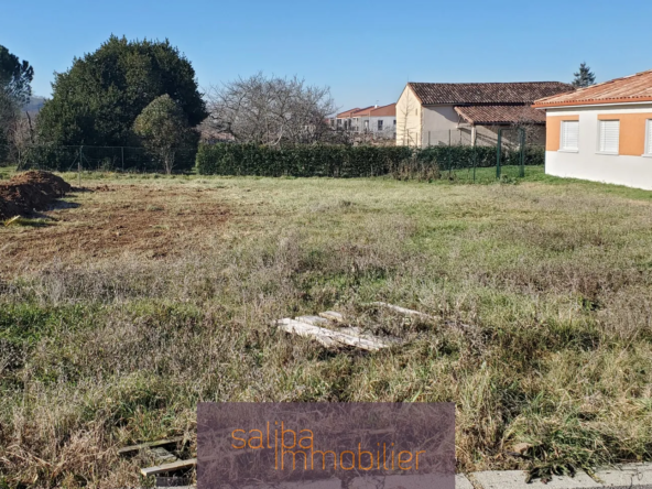 Terrain à bâtir viabilisé de 540 m² à vendre au Séquestre 