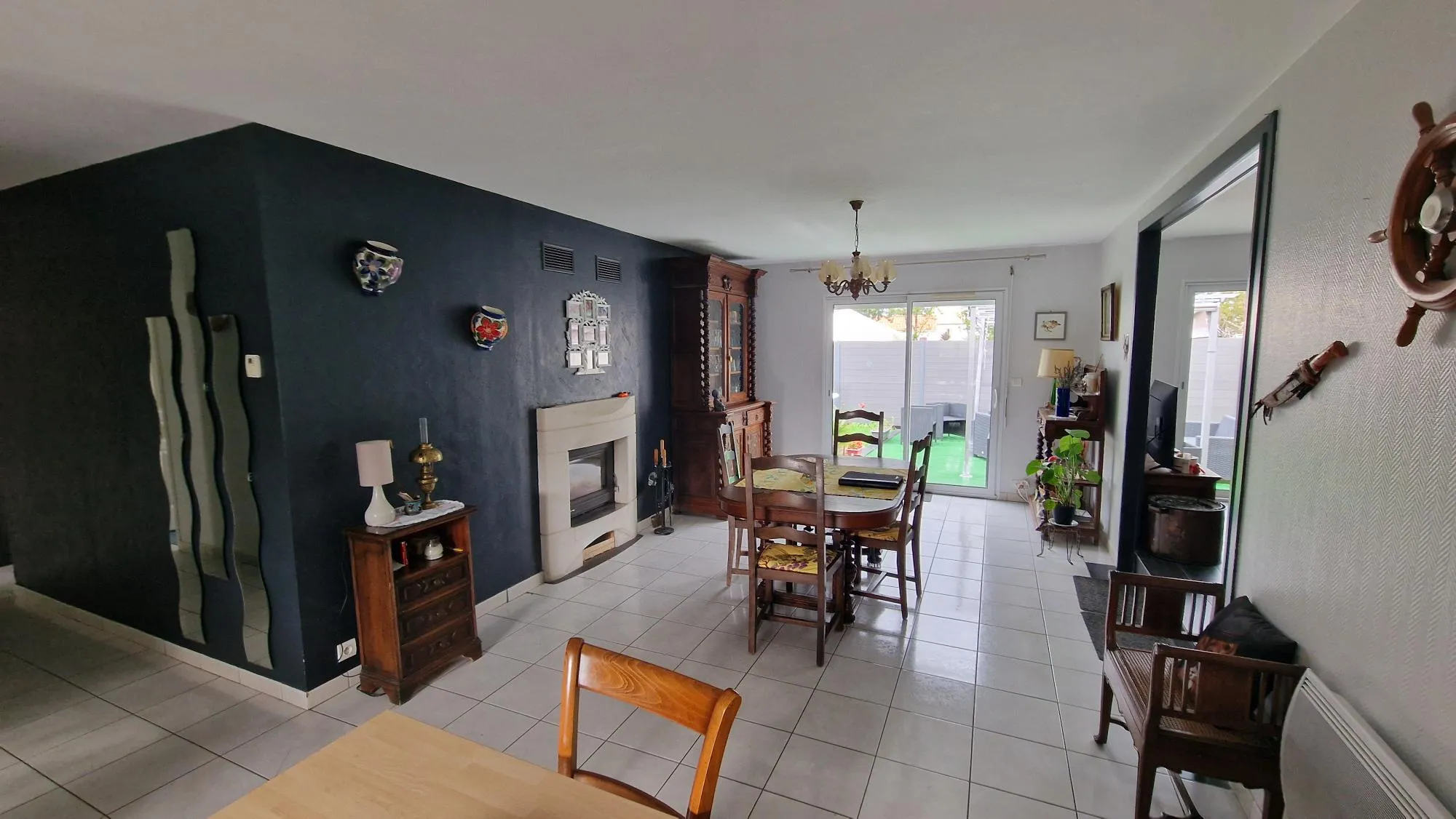Maison spacieuse de 114 m² à vendre à Froidfond - 4 chambres et jardin 
