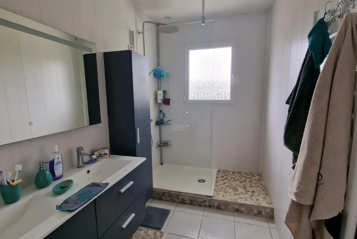 Maison spacieuse de 114 m² à vendre à Froidfond - 4 chambres et jardin 