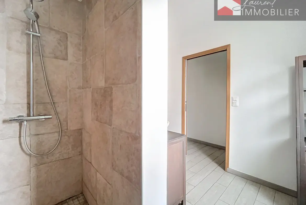 Maison spacieuse avec 3 chambres à Saint Etienne sur Reyssouze 