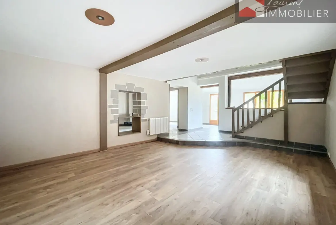 Maison spacieuse avec 3 chambres à Saint Etienne sur Reyssouze 