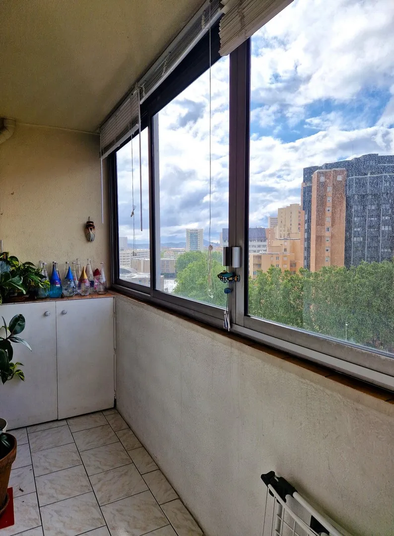 Appartement T5 de 88 m² à Toulon Aguillon avec Balcon et Ascenseur 