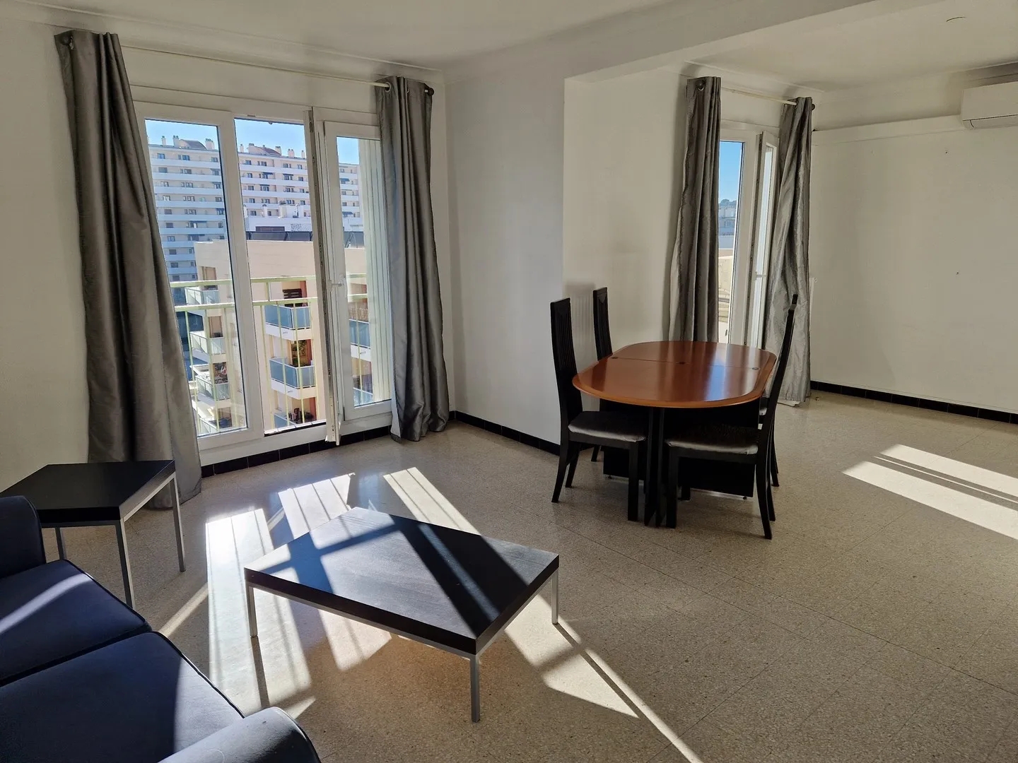 Appartement T5 de 88 m² à Toulon Aguillon avec Balcon et Ascenseur 