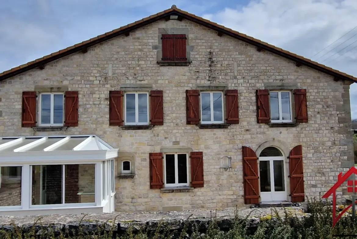 Maison en Pierre de 258 m2 avec Atelier et Grand Terrain à Villars St Marcellin 
