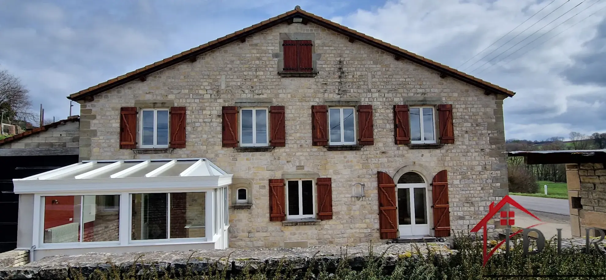 Maison en Pierre de 258 m2 avec Atelier et Grand Terrain à Villars St Marcellin 
