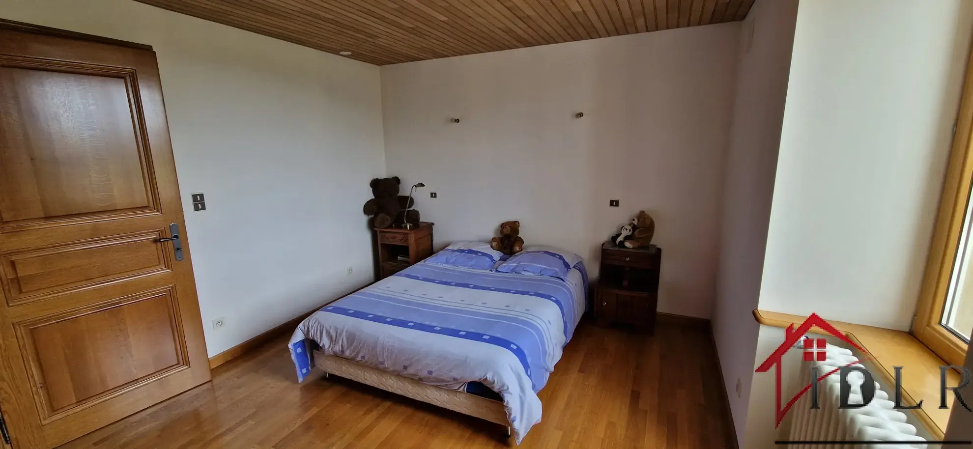 Maison en Pierre de 258 m2 avec Atelier et Grand Terrain à Villars St Marcellin 
