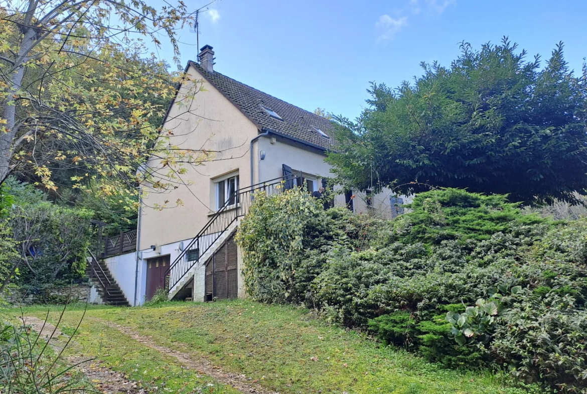 Maison familiale 7 pièces à Pierres - 130 m² 