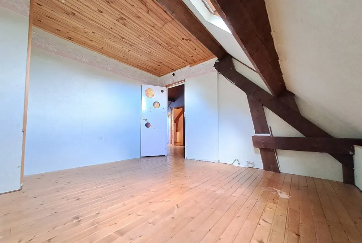 Maison familiale 7 pièces à Pierres - 130 m² 