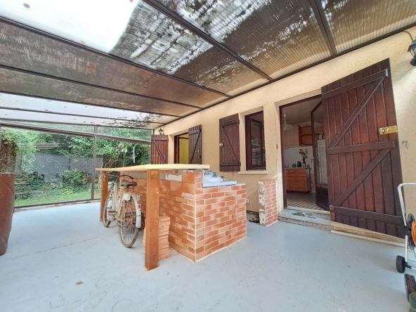 Maison familiale 7 pièces à Pierres - 130 m² 