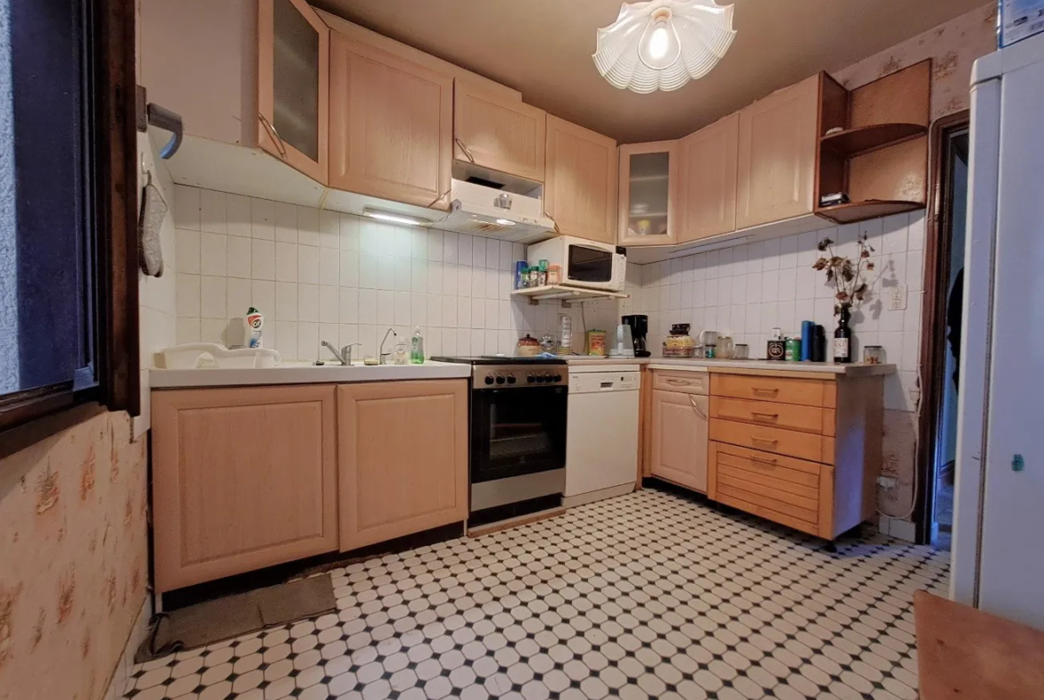 Maison familiale 7 pièces à Pierres - 130 m² 