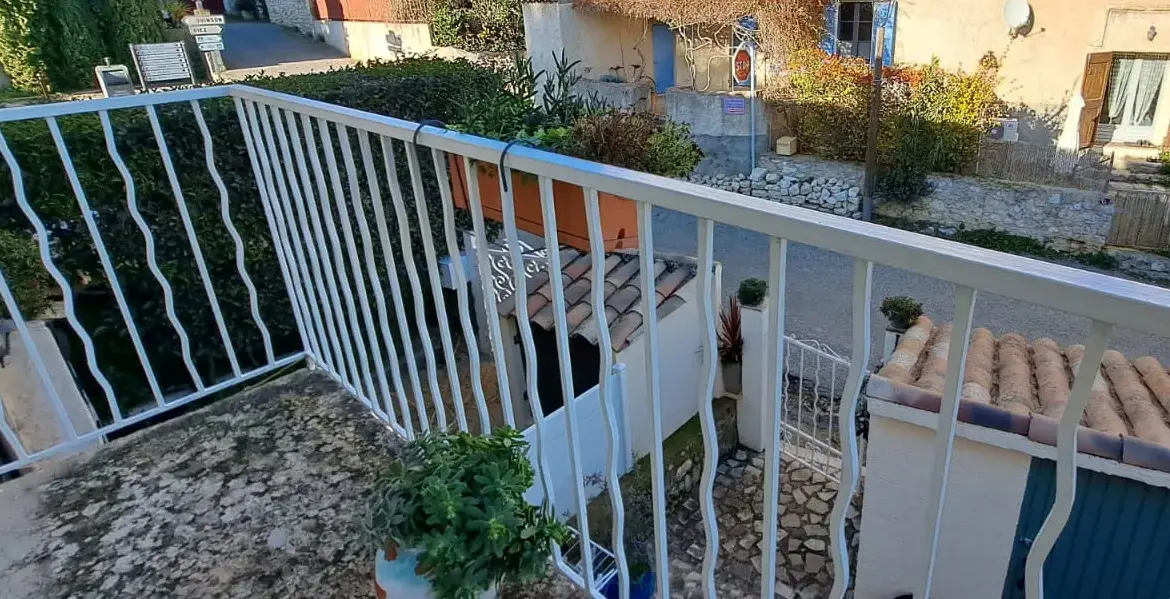 Maison de village avec terrasse et balcon à Saint Laurent du Verdon 