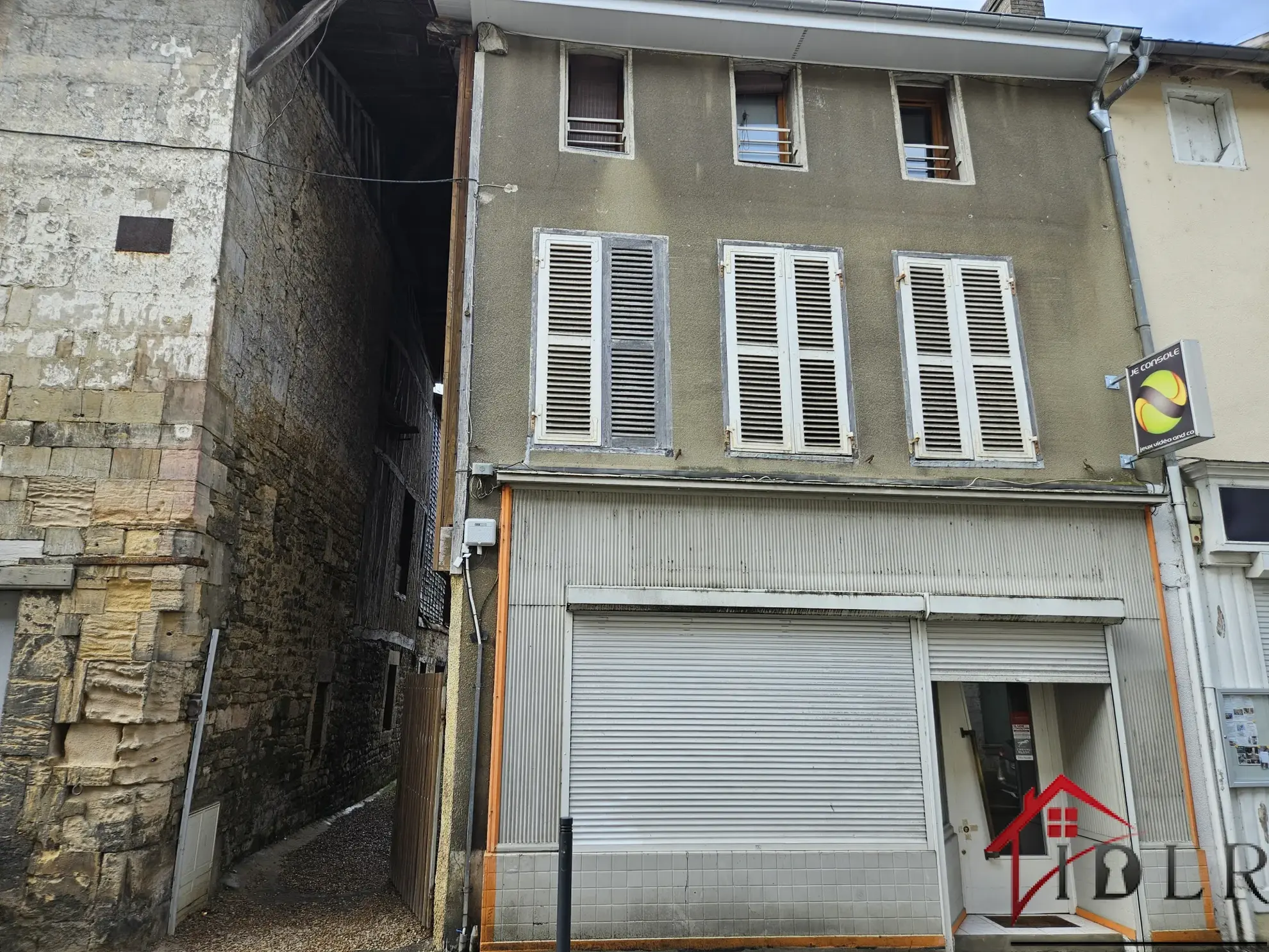 Immeuble d'investissement à vendre à Wassy 