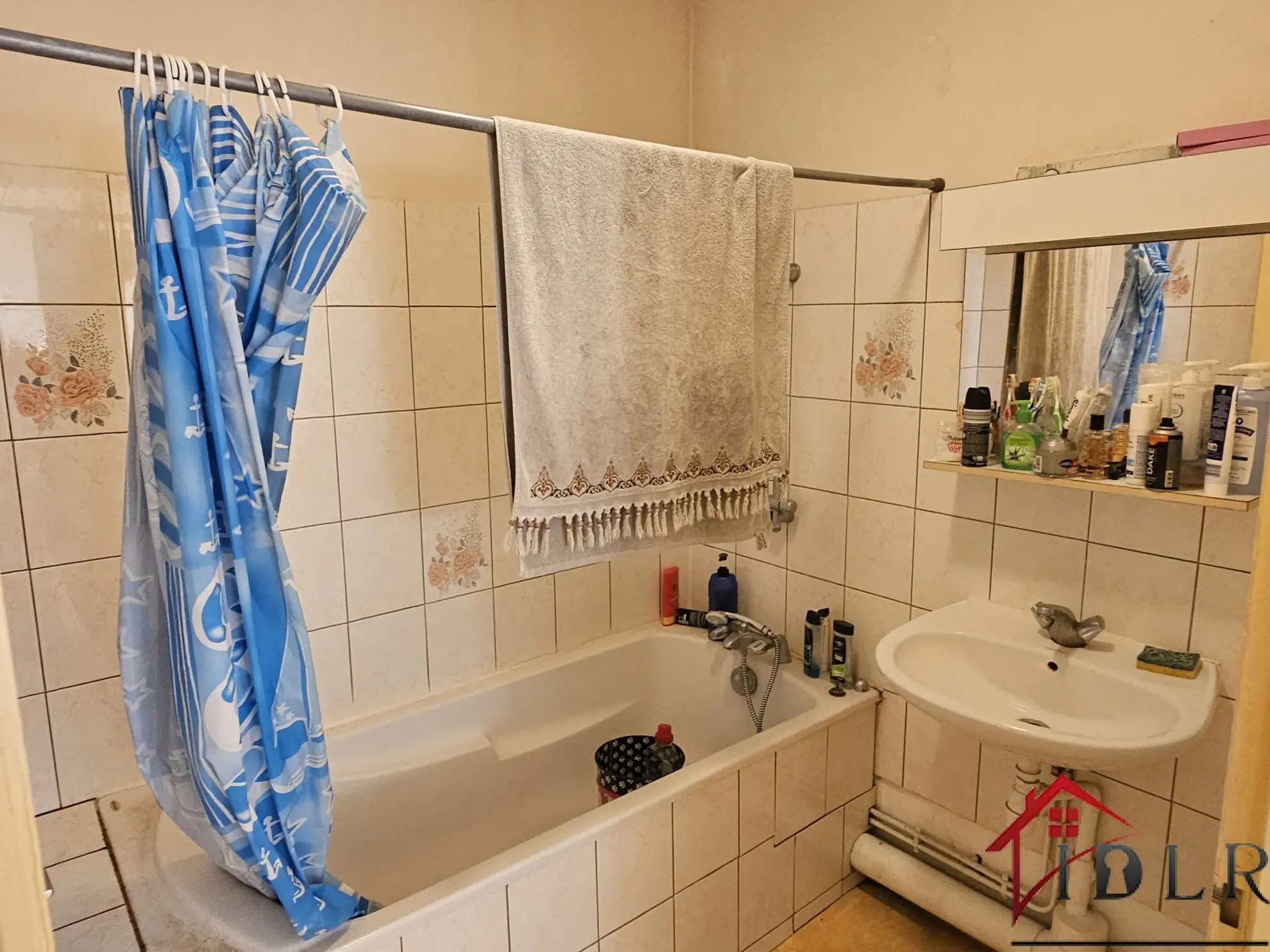 Immeuble d'investissement à vendre à Wassy 