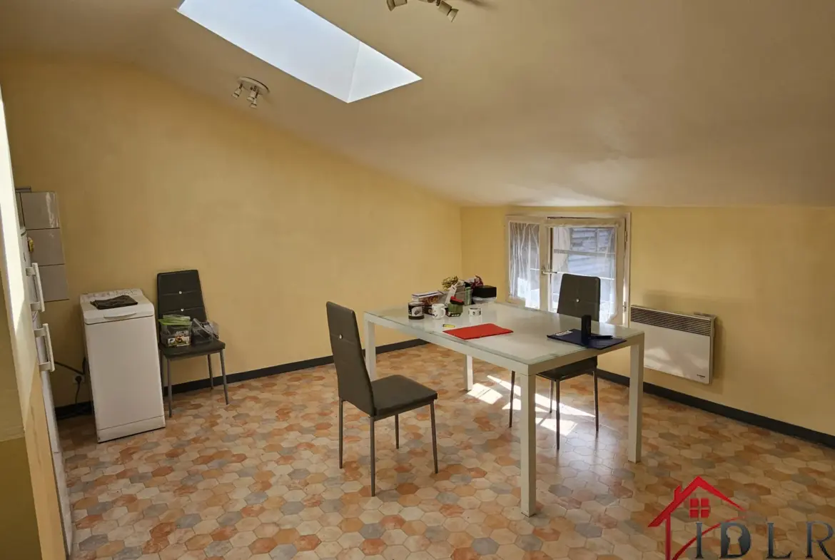 Immeuble d'investissement à vendre à Wassy 