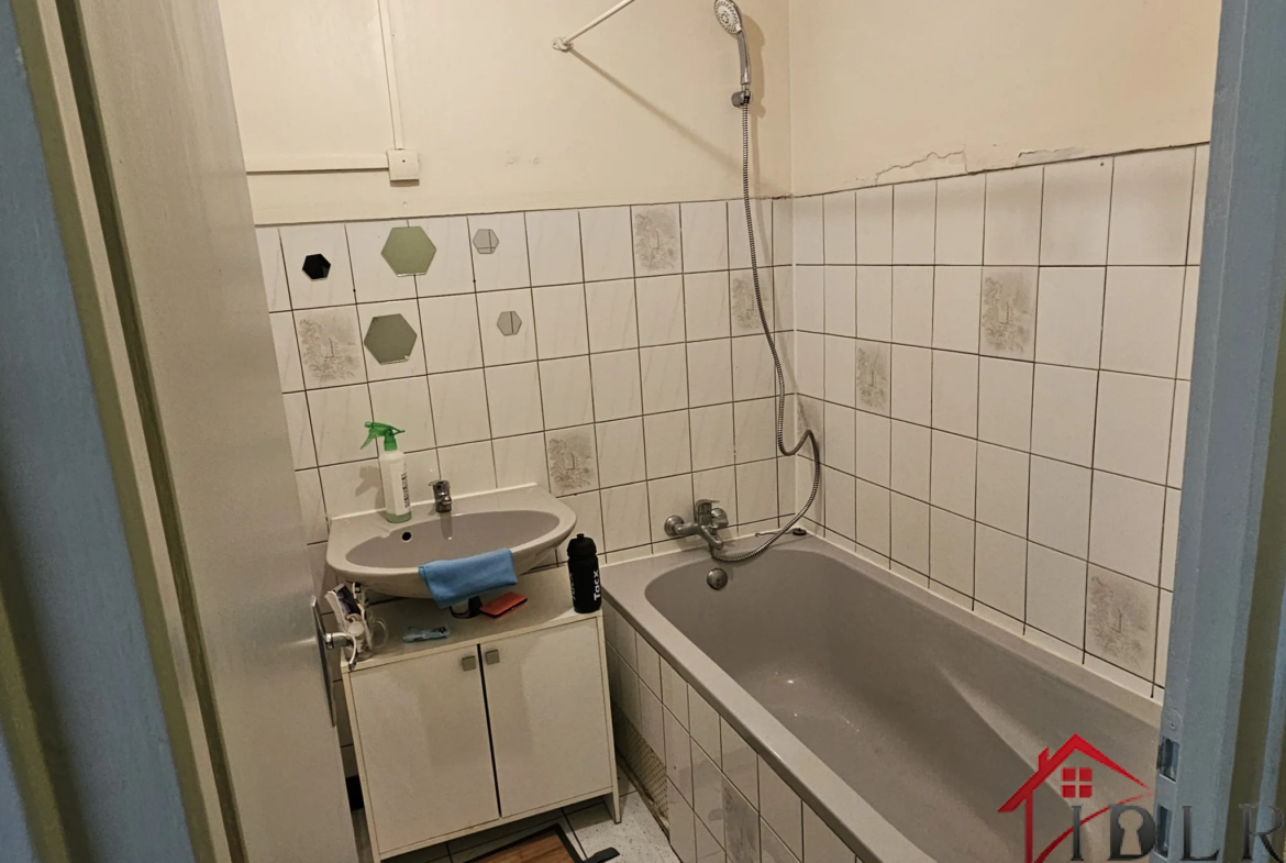 Immeuble d'investissement à vendre à Wassy 