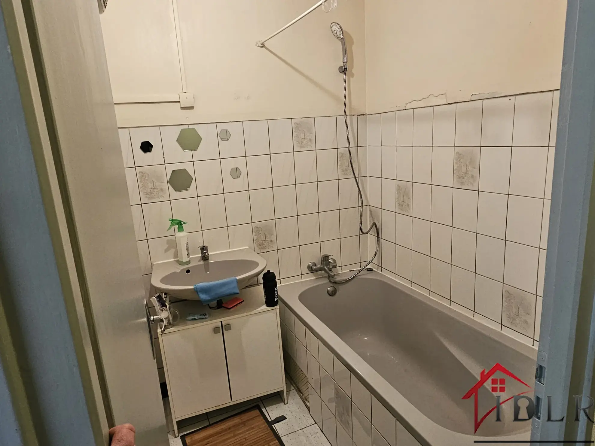 Immeuble d'investissement à vendre à Wassy 