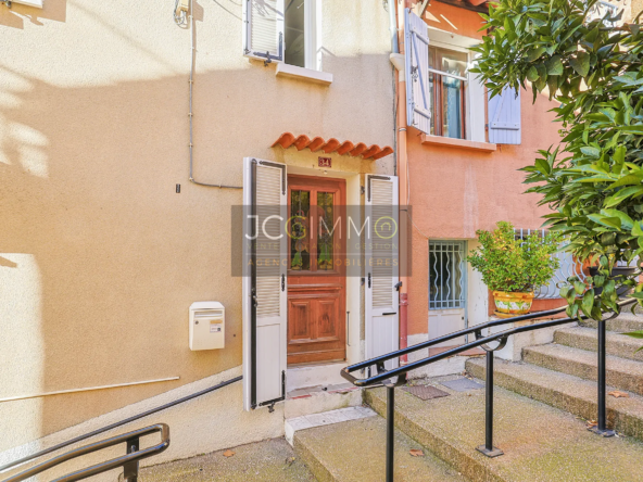 Maison de village T4 avec garage à Carnoules - 78 m² 