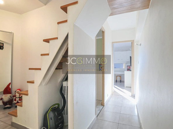 Maison de village T4 avec garage à Carnoules - 78 m² 