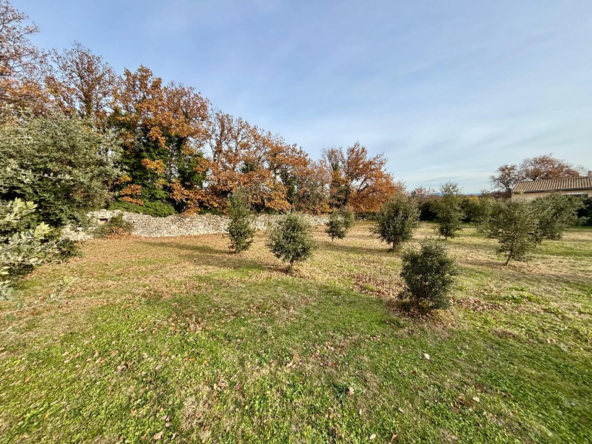 Terrain à bâtir de 1308 m² à Grignan - RARE ! 
