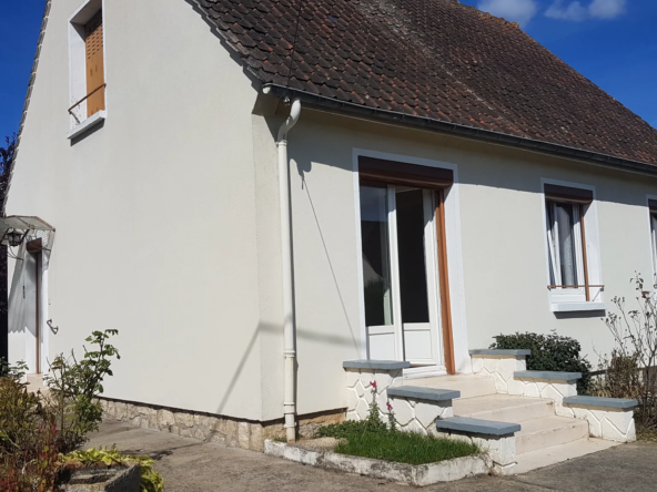 Maison à vendre à Gasny - 3 chambres, 596 m² de jardin 