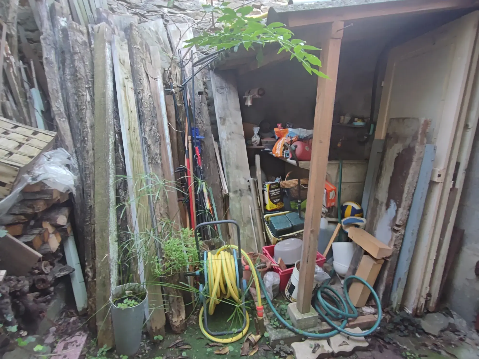 Maison de village à vendre avec potentiel de rénovation 