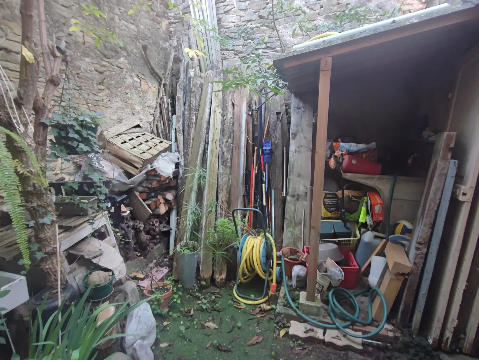 Maison de village à vendre avec potentiel de rénovation 