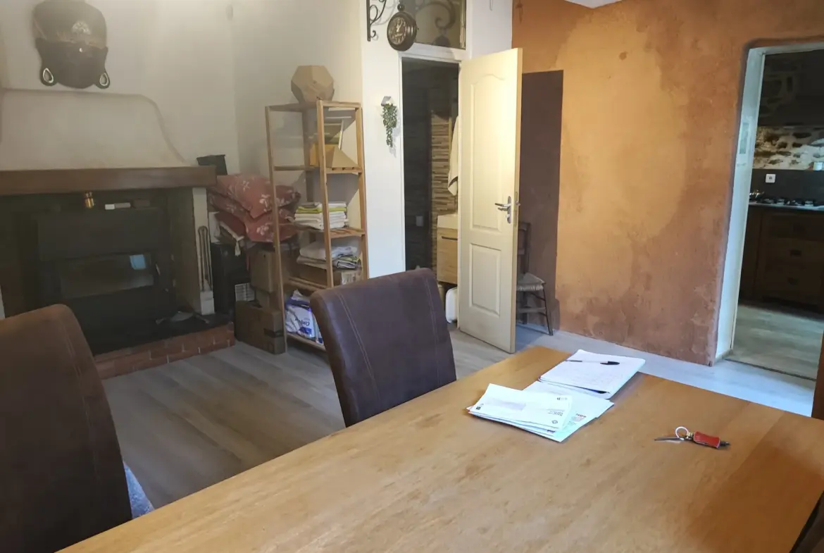 Maison de village à vendre avec potentiel de rénovation 