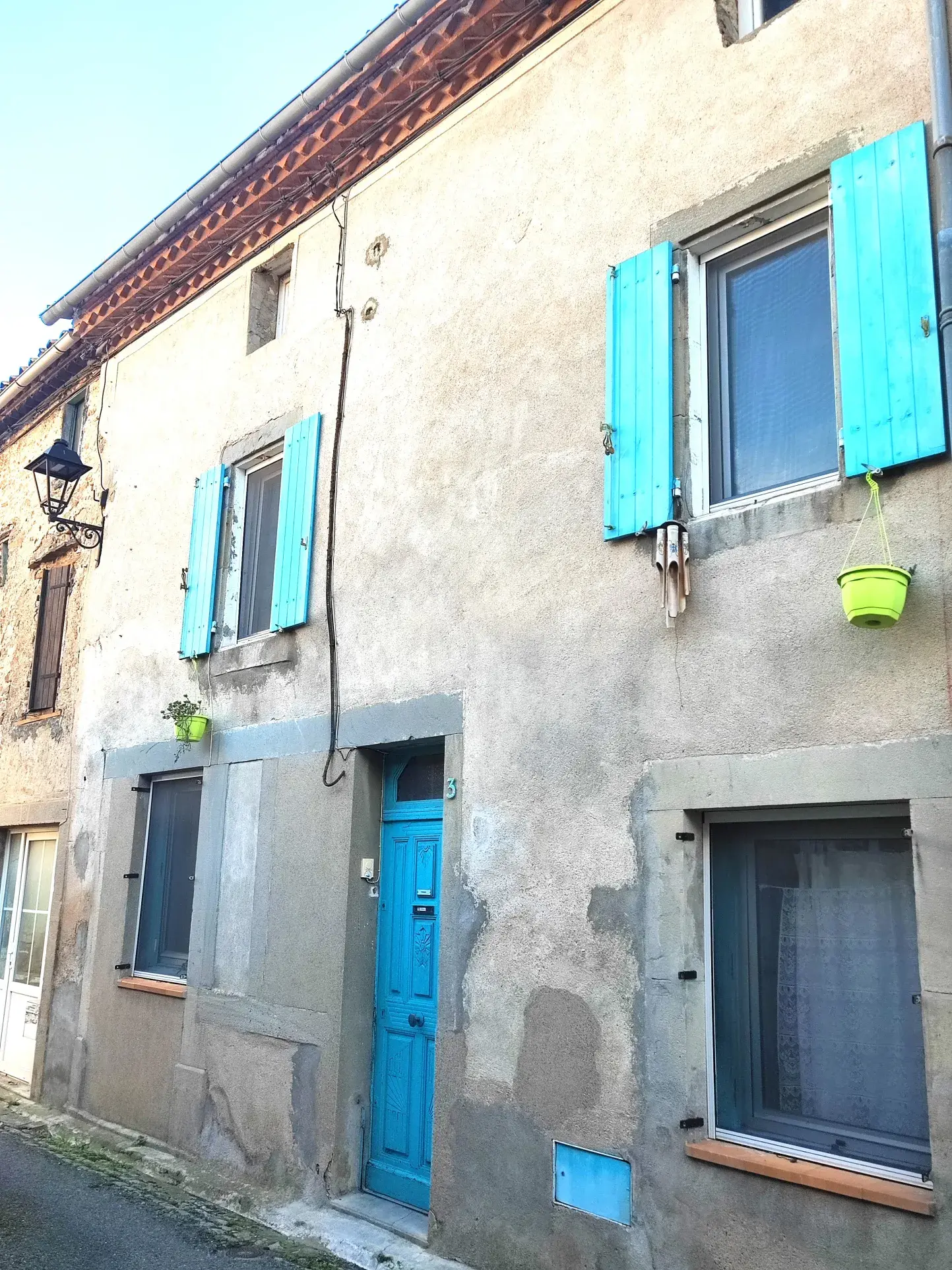 Maison de village à vendre avec potentiel de rénovation 