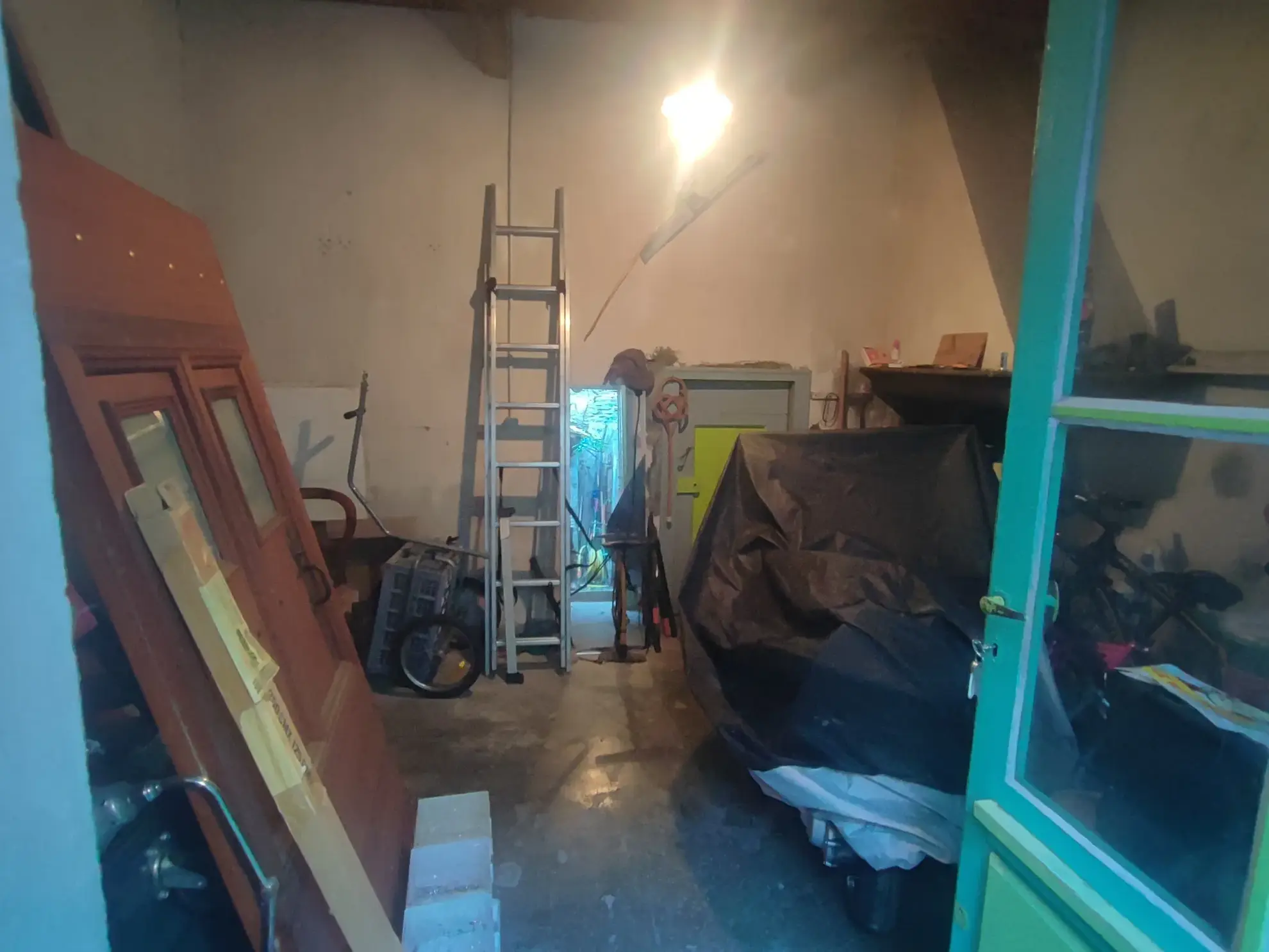 Maison de village à vendre avec potentiel de rénovation 